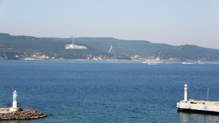 Rus Savaş Gemisi Çanakkale Boğazı’ndan Geçti