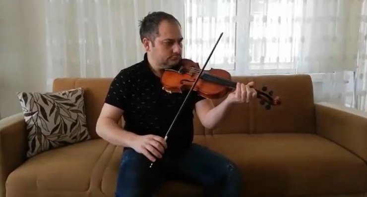 Öğretmenlerden ’Evde Kal’ Şarkısı