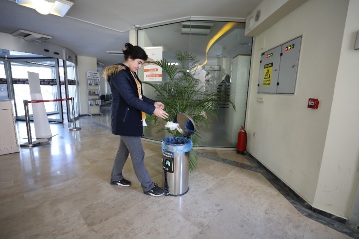 Sincan’da Maske Ve Eldiven İçin 100 Atık Kutusu Yerleştirildi