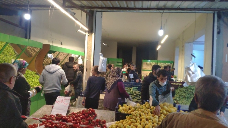 Sokağa Çıkma Yasağı Halkı Sokağa Döktü