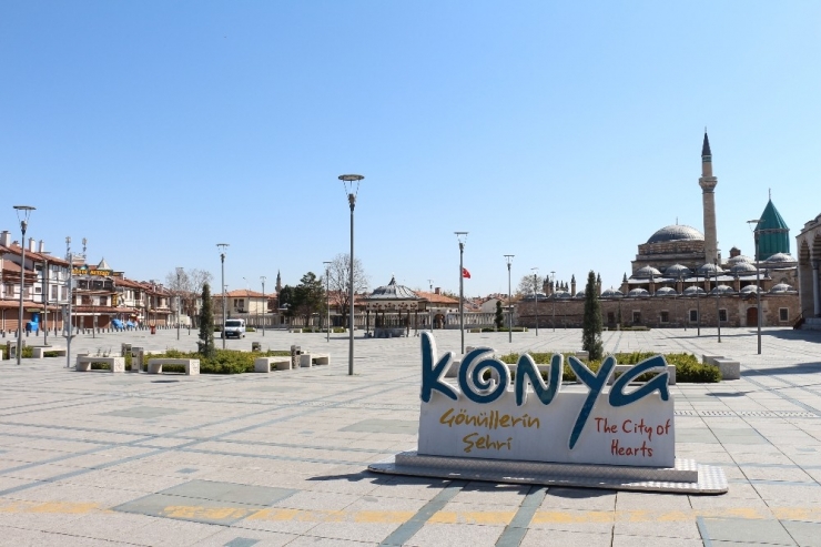 Konya’da Sokaklar Sessizliğe Büründü