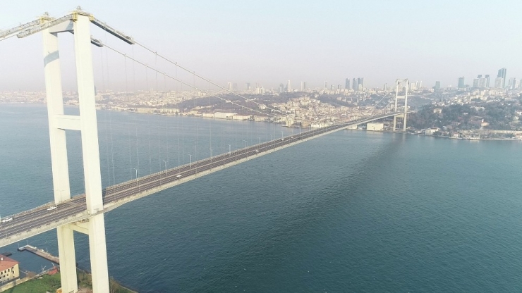 Sokağa Çıkma Yasağı Nedeniyle Boş Kalan 15 Temmuz Şehitler Köprüsü Havadan Görüntülendi