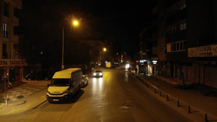 Sokağa Çıkma Yasağı Nedeniyle Boşalan Sokaklar Havadan Görüntülendi