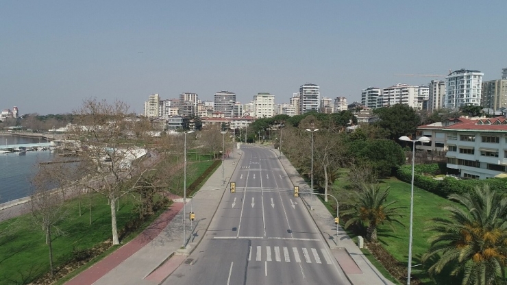 Sokağa Çıkma Yasağı Sonrası Boş Kalan Caddebostan Havadan Görüntülendi