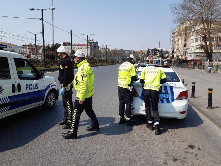 Sokağa Çıkma Yasağını İhlal Eden 2 Kişiye Para Cezası