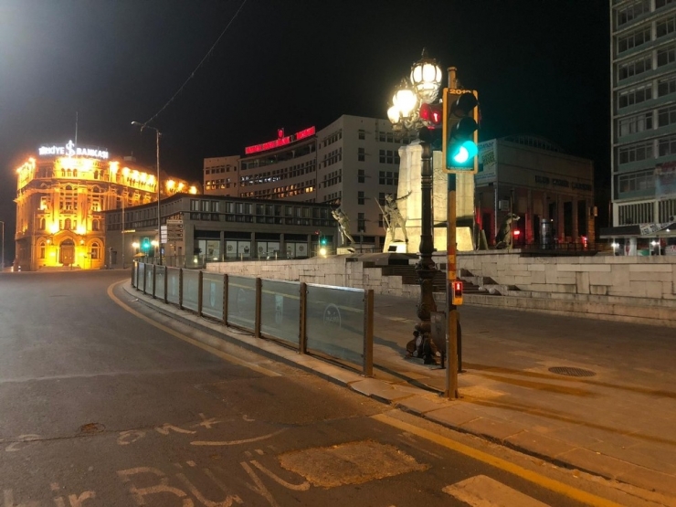Sokağa Çıkma Yasağının Ardından Ankara’nın Cadde Ve Sokaklarında Sessizlik Hakim