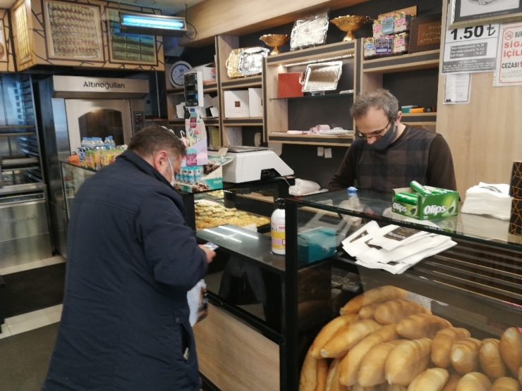 Sokağa Çıkma Yasağından Muaf Olanlar İşlerine Gidiyor