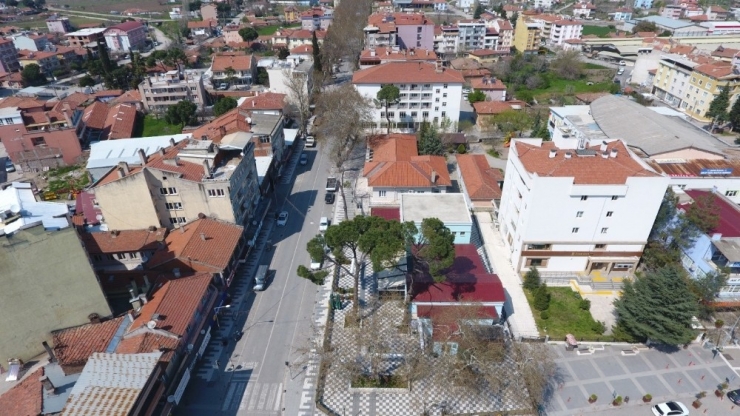 Sokağa Çıkma Yasağının Ardından Sındırgı Sokakları Boş Kaldı