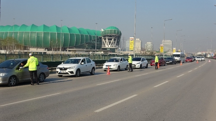 Bursa Yasak Sonrası Sessizliğe Büründü