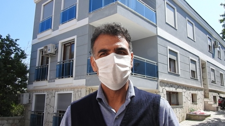 Çeşme’deki Aile, 7 Kiracısından Kira Almadı