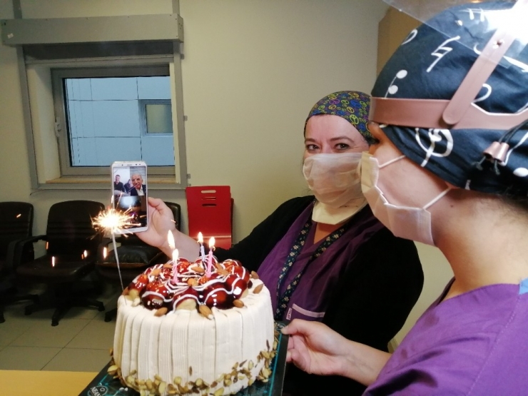 Korona Virüs Savaşçısı Hemşireye Doğum Günü Sürprizi