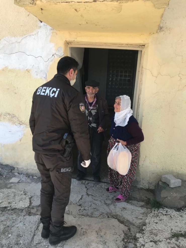 Polisten Vatandaşın Evine Kadar Hizmet