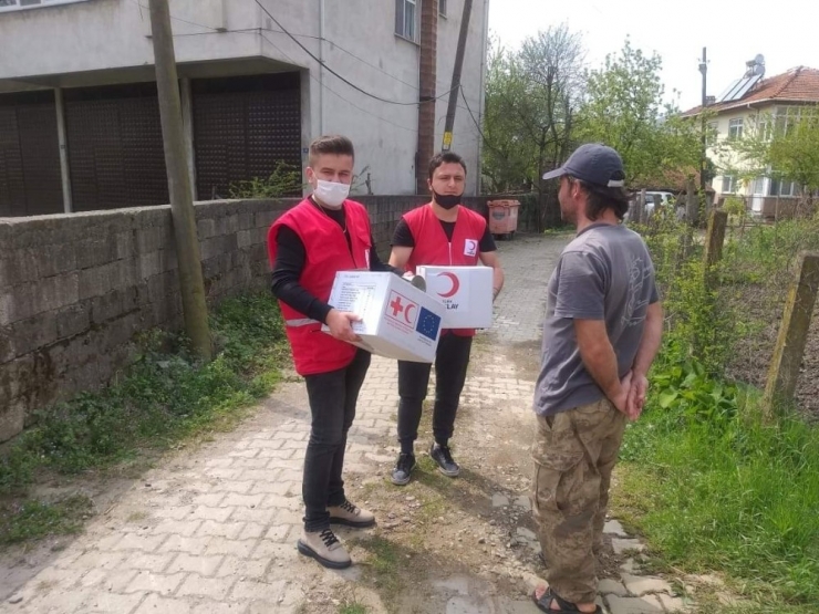 Kızılay Şubesi Yardımlarına Hız Kesmeden Devam Ediyor