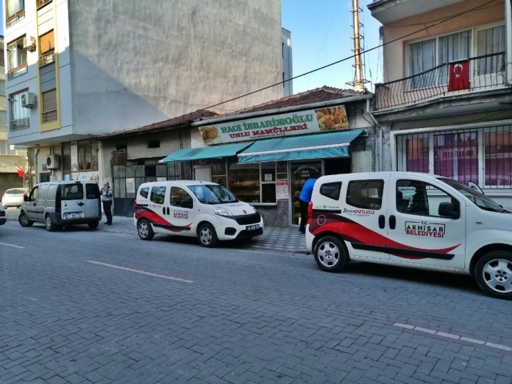 Akhisar Belediyesinde ‘Sokağa Çıkma Yasağı’ Mesaisi