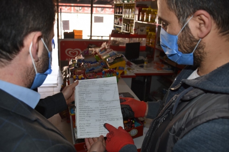 Amasya’da Bir Hayırsever, Mahallenin Tüm Veresiye Borçlarını Ödedi