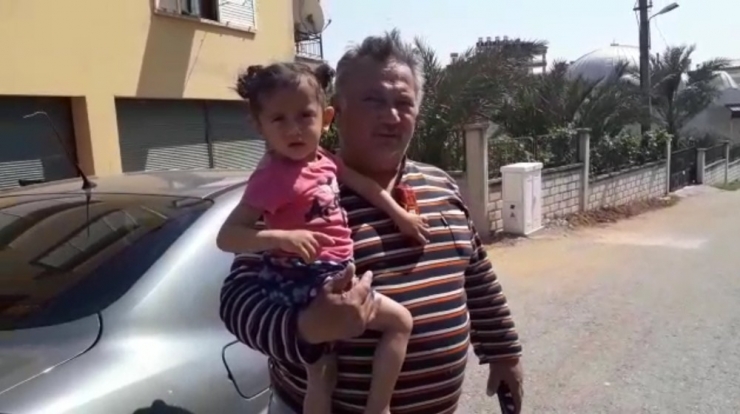 Temizlik Yaparken Unuttuğu Çocuğunu Vatandaşlar Buldu