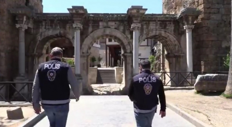 Antalya’da Polis Kenti Havadan Denetledi