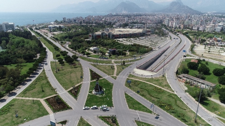 Antalya’da Polis Kenti Havadan Denetledi