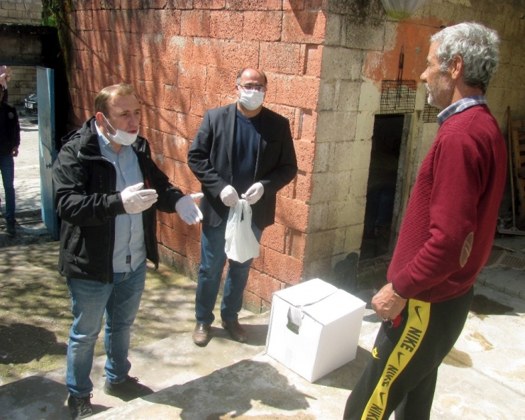 Araban’da İhtiyaç Sahibine Ekmek Ve Gıda