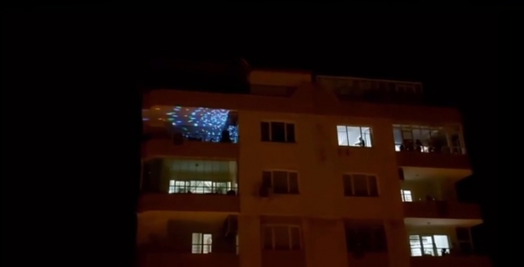 Sokağa Çıkamayan Şanlıurfalılardan Balkon Konseri