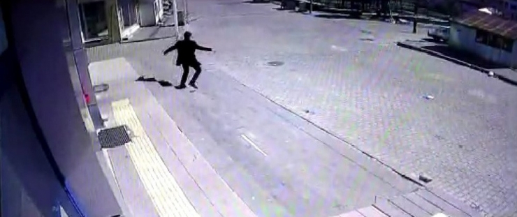 Bingöl’deki Deprem Anı Güvenlik Kameralarına Yansıdı