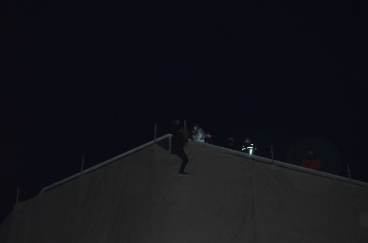 Karantina Altındaki Ailesini Göremediği İddia Eden Vatandaş İntihara Kalkıştı