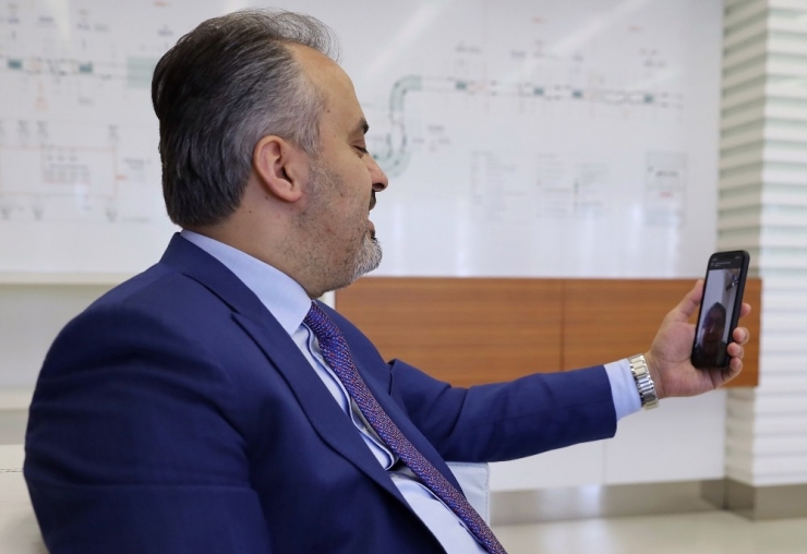 Başkandan Evlerinden Çıkamayan Vatandaşlara Görüntülü Takip