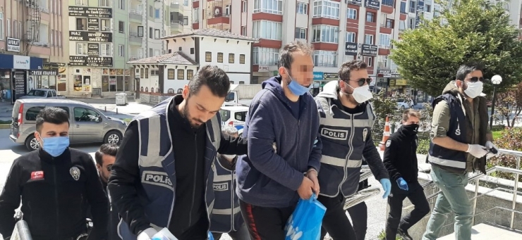 Psikolojik Rahatsızlığı Bulunan Şahıs Kardeşini Öldürdü