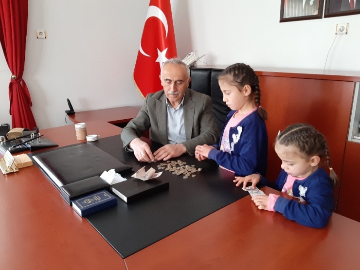 Kumbaralarında Biriktirdikleri Harçlıkları Kampanyaya Bağışladılar