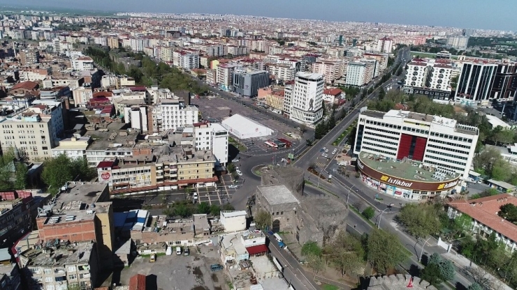 Diyarbakır Sokakları Yasağın İkinci Gününde De Boş Kaldı