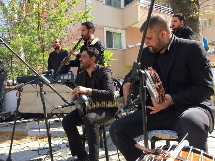 Keşanlılar ‘Sosyal Konser’ İle Moral Buldu