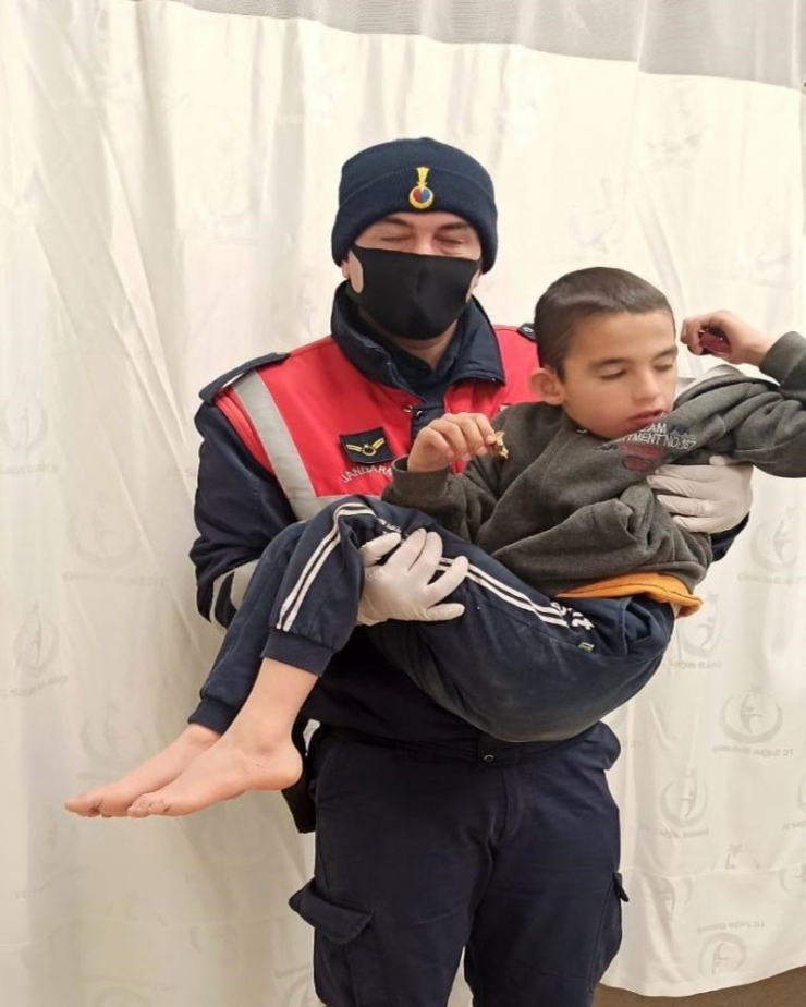 Elazığ’da Kaybolan Otizmli Çocuk 20 Saat Sonra Bulundu