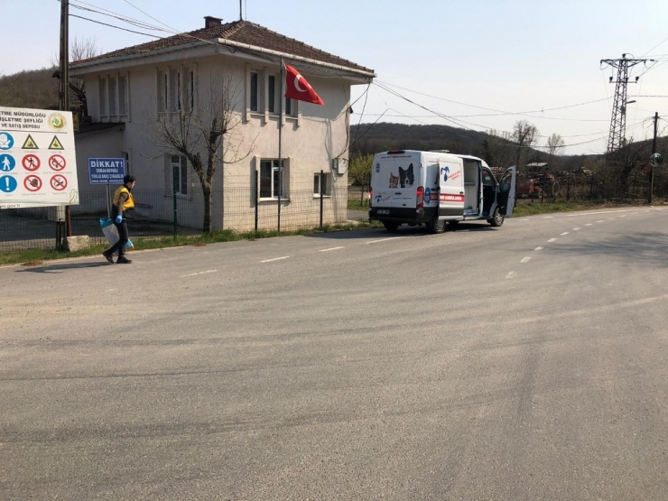 Eyüpsultan’ın Kırsal Alanlarındaki Köpekler Beslendi