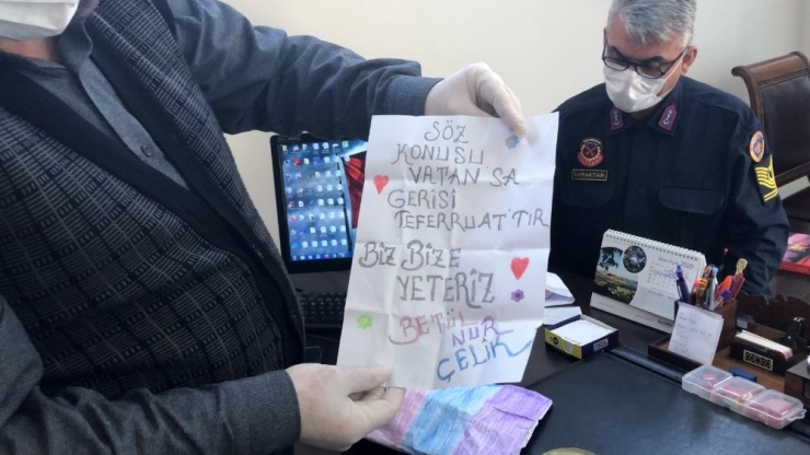 Kumbarasındaki Parayı Milli Dayanışma Kampanyası’na Bağışladı