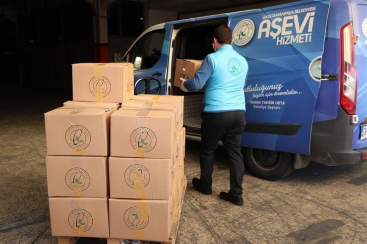 Gaziosmanpaşa’da İhtiyaç Sahibi Ailelere 40 Bin Koli Erzak Desteği