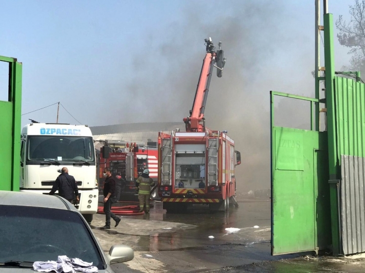 İzmir’deki Yangın Kontrol Altında