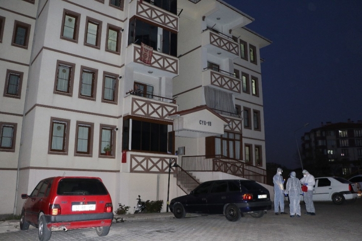 Korona Virüs Çıkan Site Karantinaya Alındı