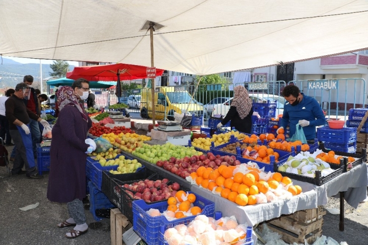 Halk Pazarlarında Covid-19 Tedbirleri Devam Ediyor
