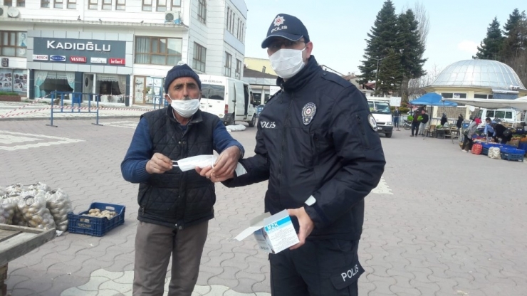 Daday’da Jandarma Ve Polis Ekipleri, Vatandaşlara Maske Dağıttı