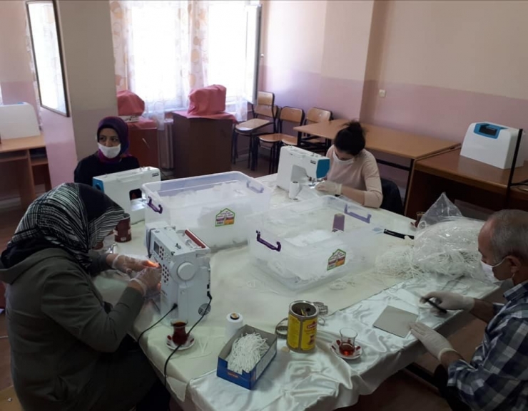 Devrekani’de Gönüllülerin Ürettiği Maskeler Ücretsiz Dağıtılacak