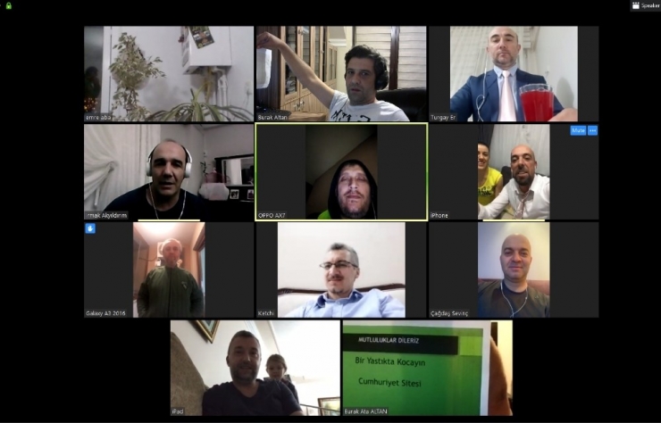 Düğünleri Korona Virüs Nedeni İle İptal Olan Çifte Arkadaşlarından Sanal Düğün