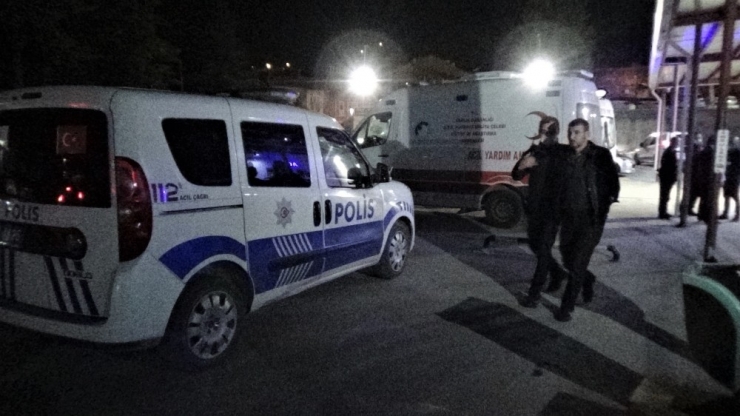 Tamirhanede İçki İçen 8 Kişiye Sosyal Mesafe Cezası