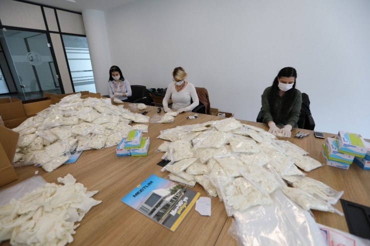 Mezitli’de Kadınlar Virüse Karşı El Birliği Yaptı