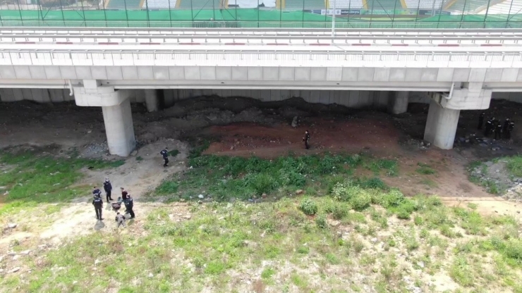 Motosikletle Polisten Kaçan Şahısların Yakalandığı Anlar Havadan Görüntülendi