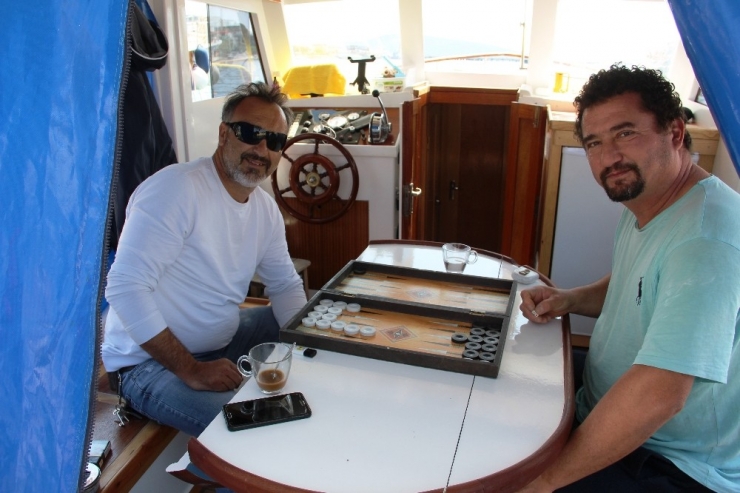 Sokağa Çıkma Yasağına Denizde Yakalandılar