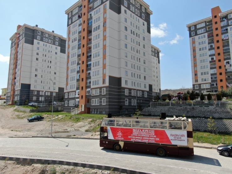 “Evde Kal” Çağrısına Uyan Nevşehirlilere Moral Konseri Düzenlendi