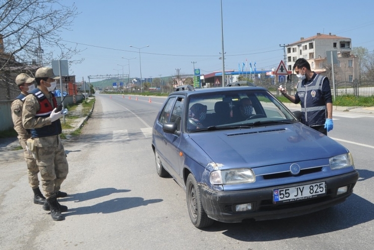 Uygulama Noktasında Sürücülerin Ateşleri Ölçüldü