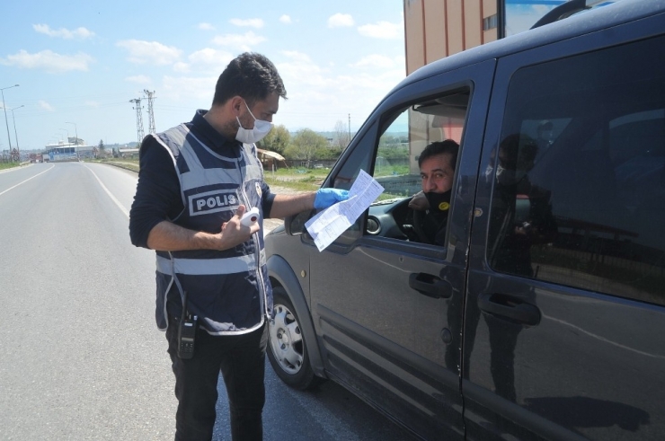 Uygulama Noktasında Sürücülerin Ateşleri Ölçüldü