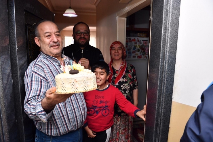 Başkan Yıldız, Küçük Emin’in Dedesi İçin Doğum Günü Pastası Talebine Duyarsız Kalmadı