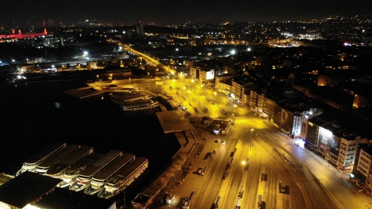 Sokağa Çıkma Yasağının 2’nci Gününde De Kadıköy Meydanı Boş Kaldı